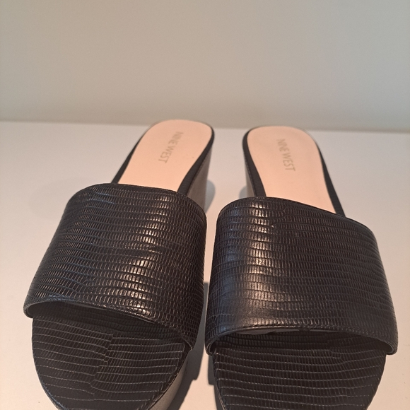 Nine west sandals. - Picture 2 of 6